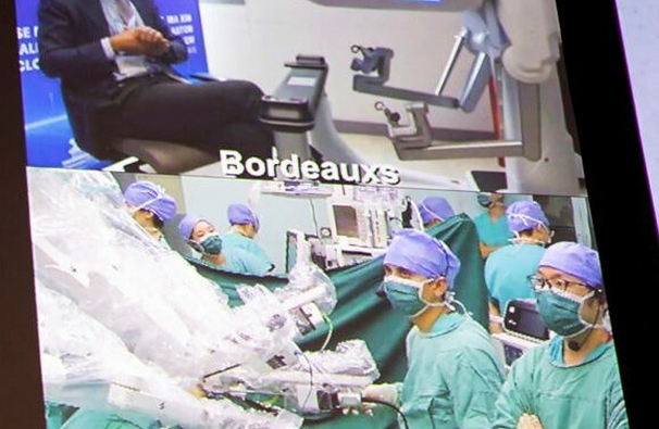 Chirurgia robotică fără frontiere: operație de la o distanță de 8264 km.